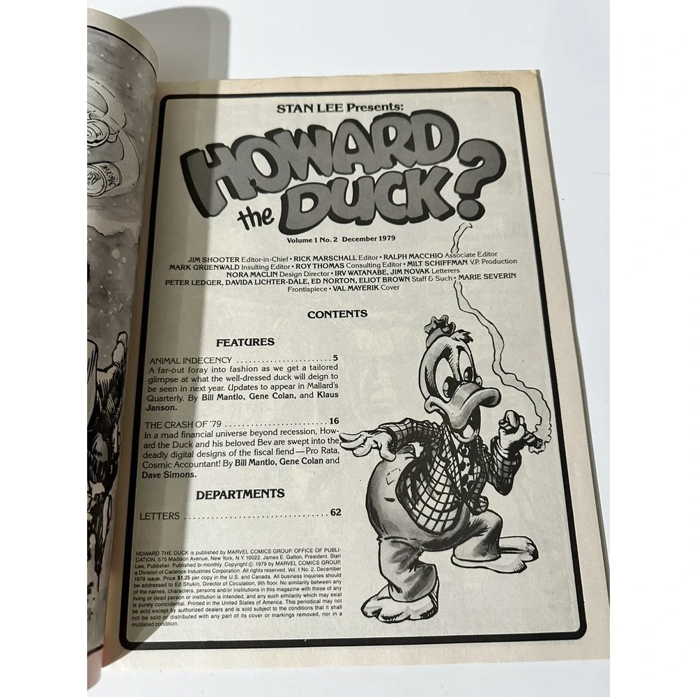 HOWARD THE DUCK MAGAZINE Lot Of 2 #2 #4‎ MARVEL 1979 VAL MAYERIK COVER